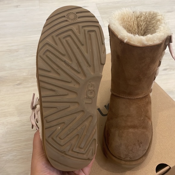Girls Bailey Bow Ugg Boots - Picture 3 of 7